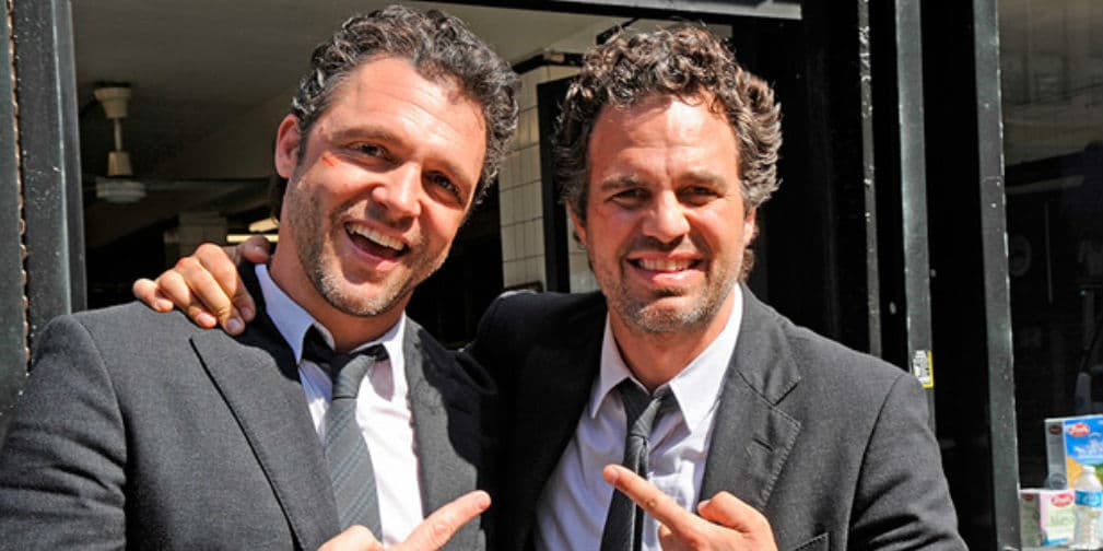 8. Mark Ruffalo: El actor detrás de Hulk también tiene su doble, ¿qué sonrisa les gusta más?