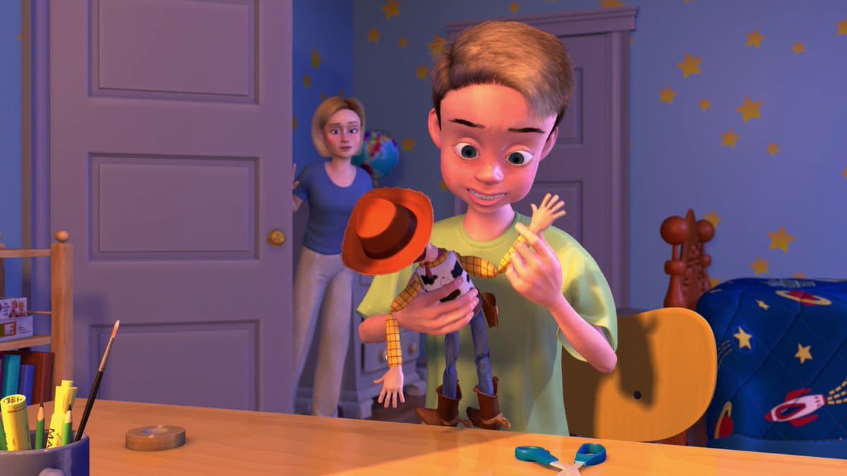 Aunque en la cinta no se menciona, gracias al crédito de Laurie Metcalf como ‘Mrs. Davis’, la madre de Andy, sabemos que el apellido del niño es Davis.