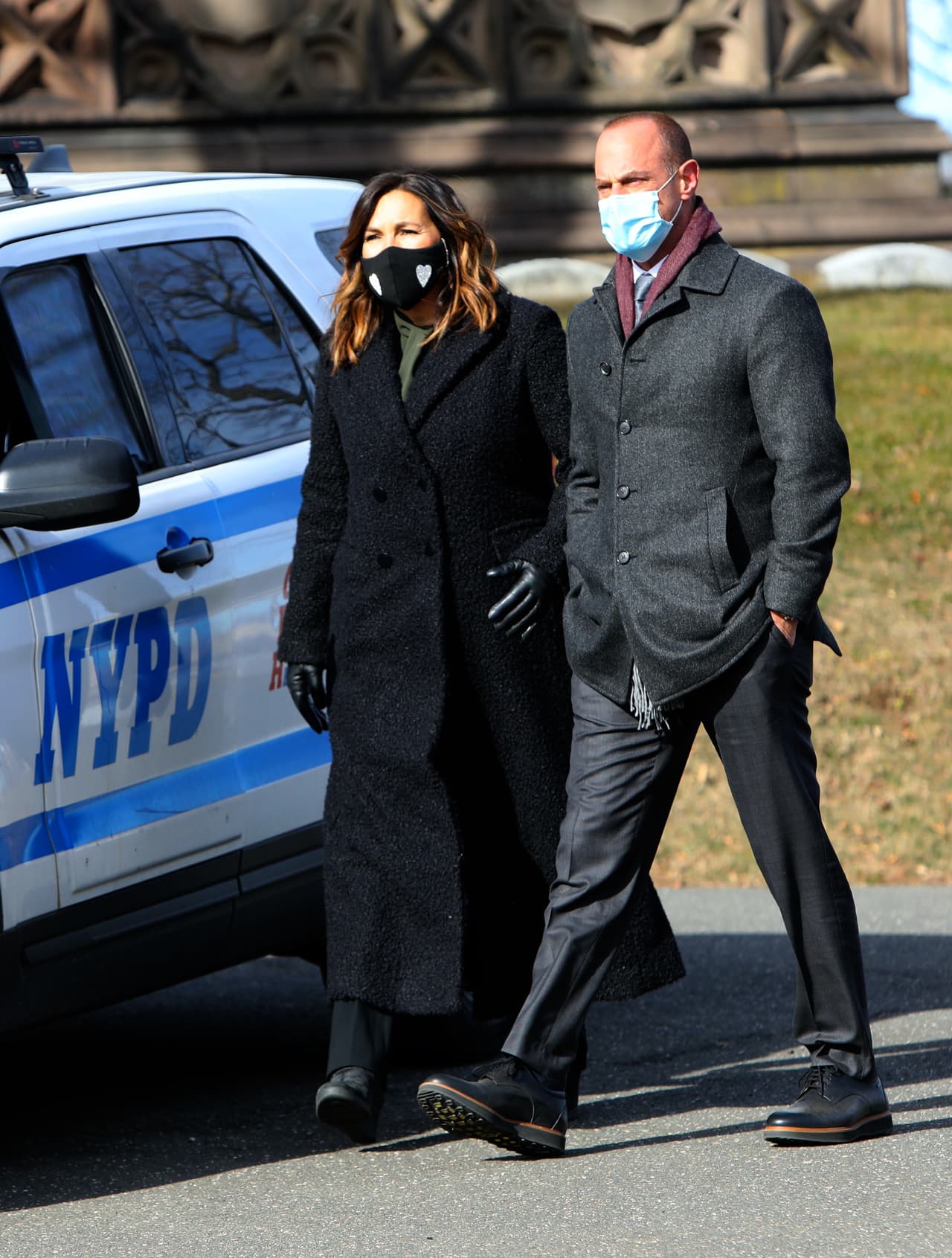 Christopher Meloni y Mariska Hargitay en las grabaciones de 'La ley y el orden' en enero de 2021