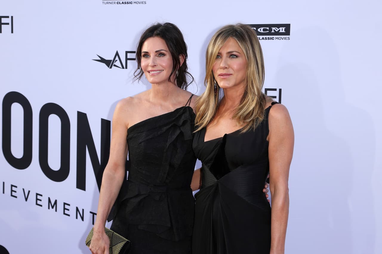 Aniston y Cox interpretaron a Rachel y Monica en Friends. Desde entonces son amigas.
