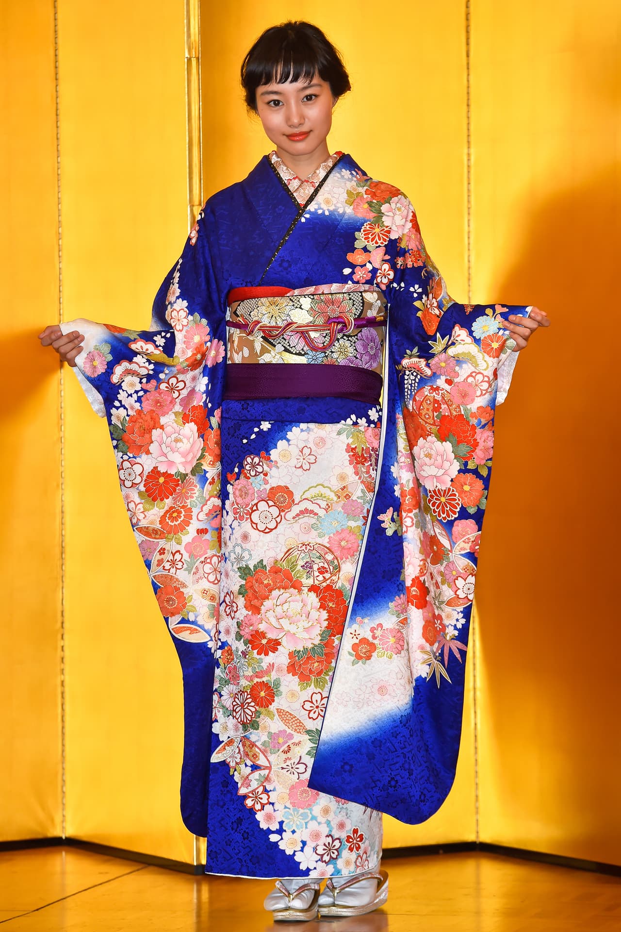 De acuerdo con la información de su perfil en IMDb, la actriz nació en Sídney, Australia, donde vivió hasta los 14 años, probando suerte en Japón como actriz e idol.