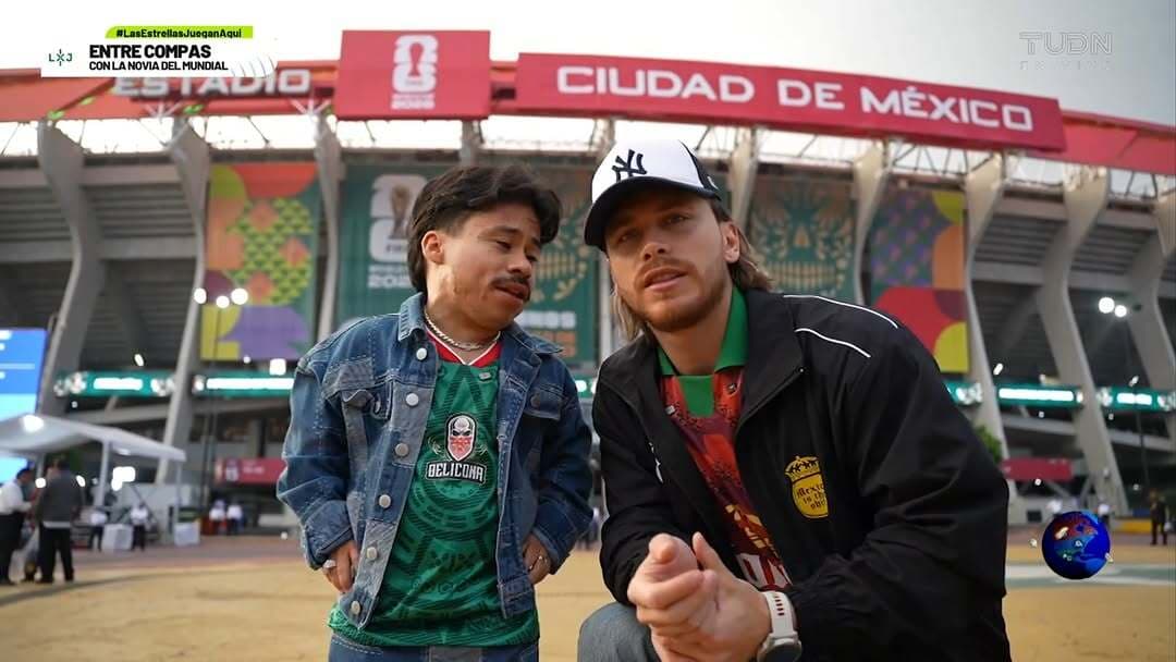 Abelito se transforma en bebé y así mete sustos en el partido de México vs Sudáfrica