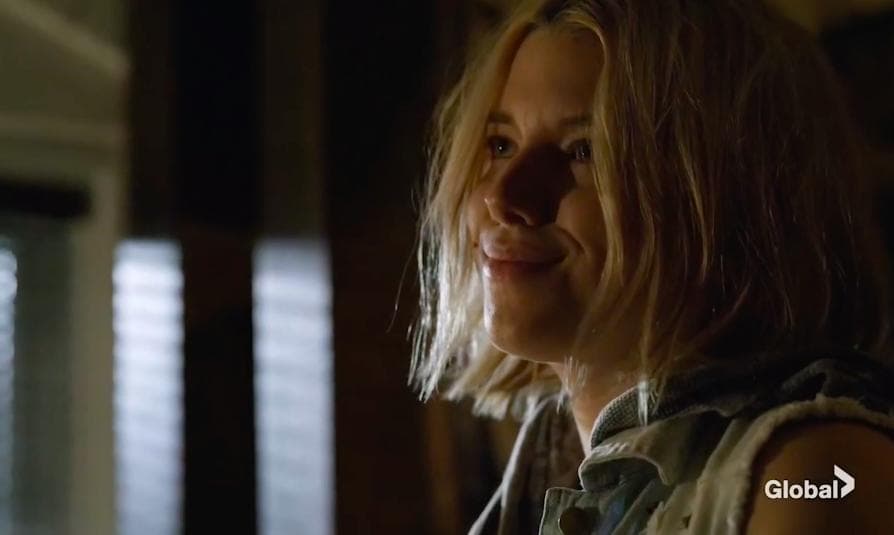 Después vinieron créditos pequeños, salió en un episodio en 'Dr. House' y otras series. Esta foto es de cuando fue Frezno Tina en 'S.W.A.T.' (2019).