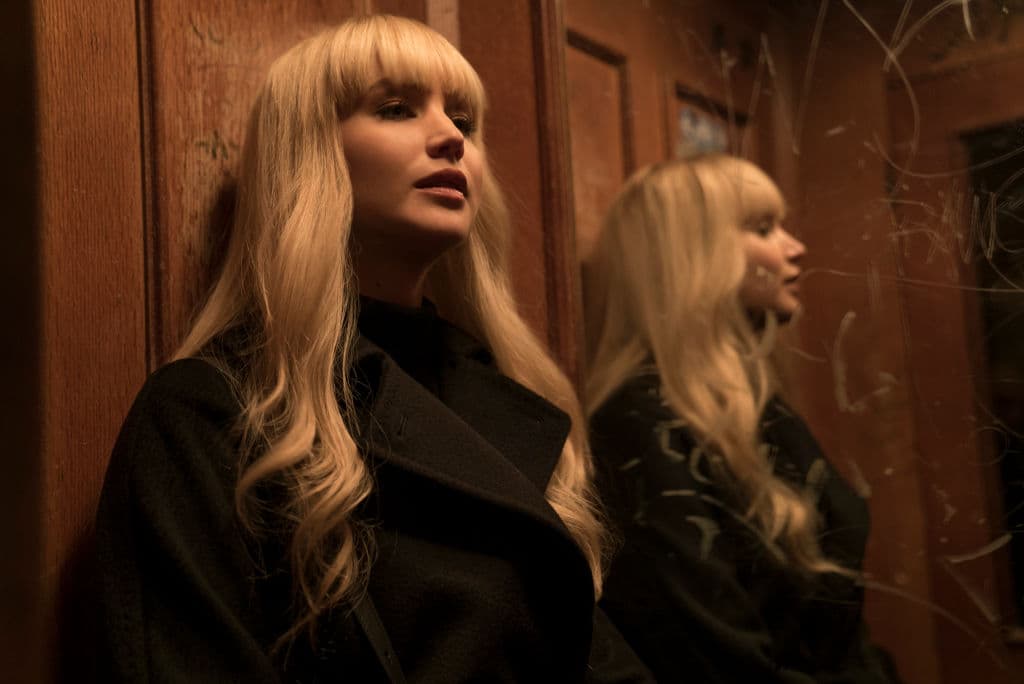Volvió a la acción bajo el nombre de Dominika Egorova en 'Red Sparrow' (2018), una bailarina reclutada por un servicio de inteligencia ruso donde se ve obligada a usar su cuerpo como arma.