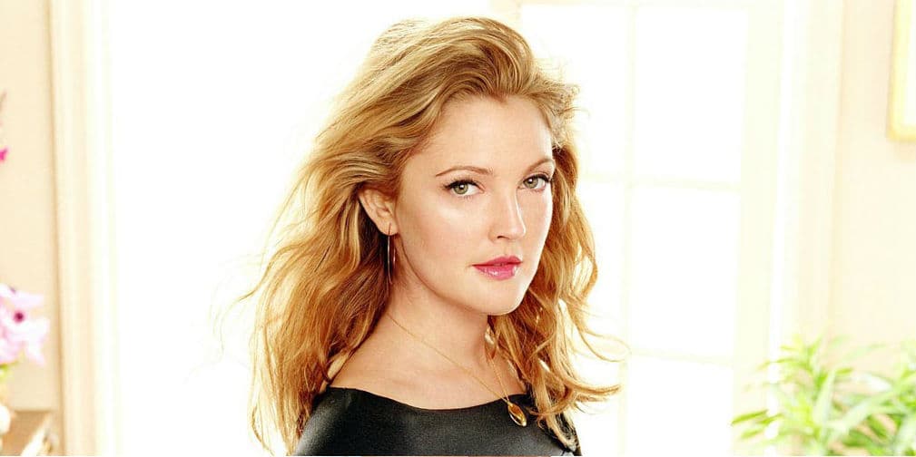 6. Drew Barrymore: Está en contra de Internet y de la falta de privacidad que generan algunos de sus colegas.