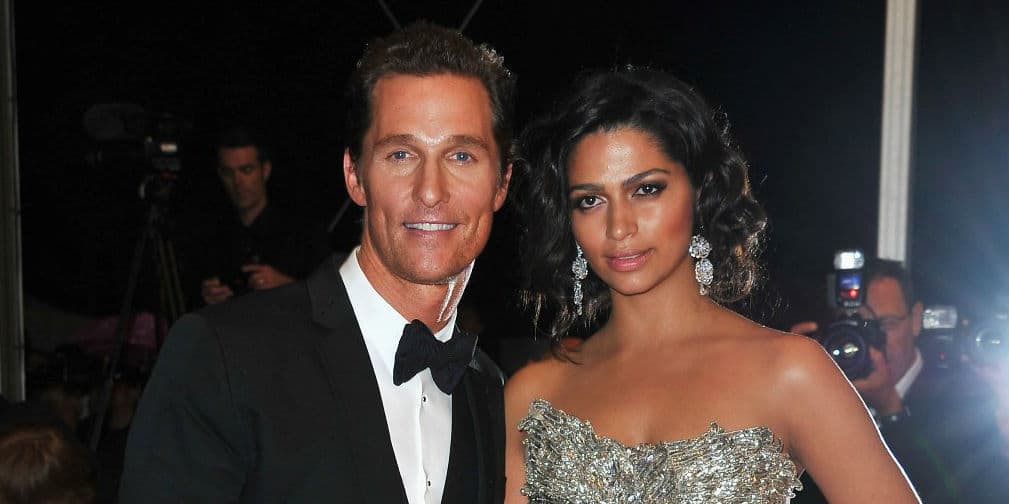 9. Matthew McConaughey y Camila Alves: El actor y la modelo brasilera están felizmente casados desde 2012.