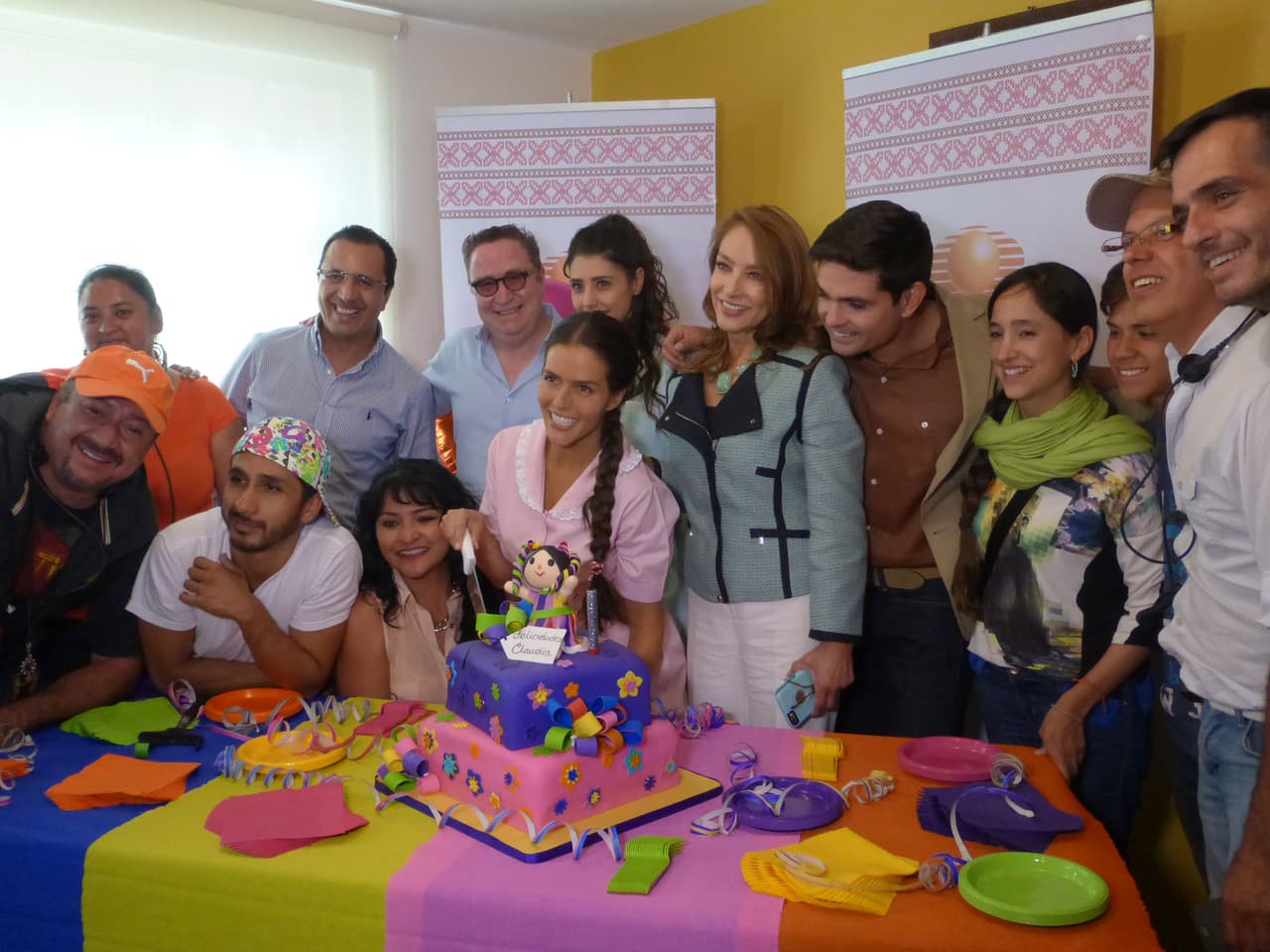 Claudia Álvarez festejó su cumpleaños en 'Simplemente María'