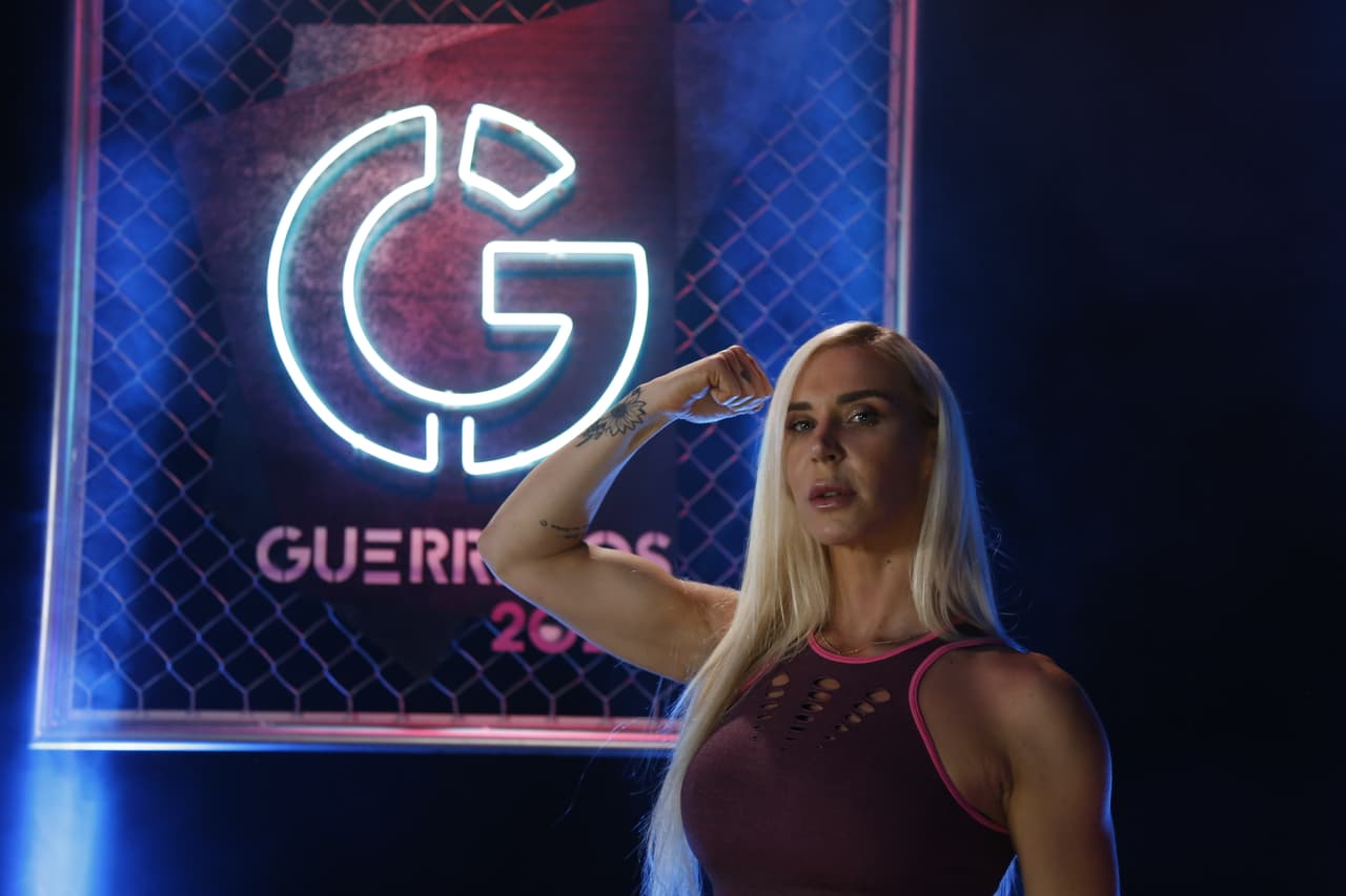 Ella es parte de 'Guerreroso 2020' y podrás verla en acción a partir del 15 de junio en punto de las 20:30 horas por Canal 5. 20 participantes competirán en dos equipos, Cobras y Leones, en pistas donde medirán su capacidad física y también en desafíos mentales.