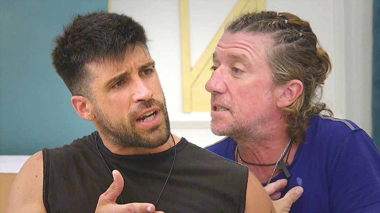Silverio reacciona ante los comentarios de Colate y terminan discutiendo en Hotel VIP