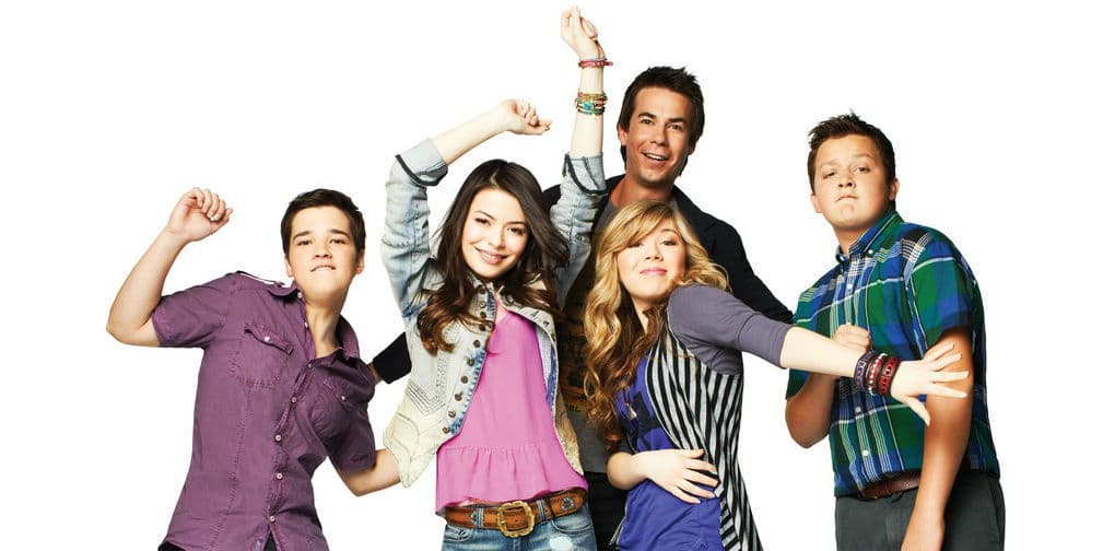 Inmediatamente después llegó su papel más importante es el de Carly Shay en iCarly.