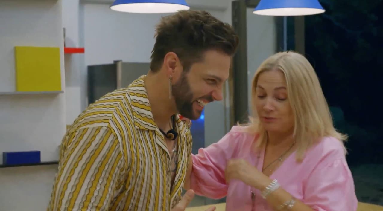 Soltero Cotizado mamá de Nicola Porcella.