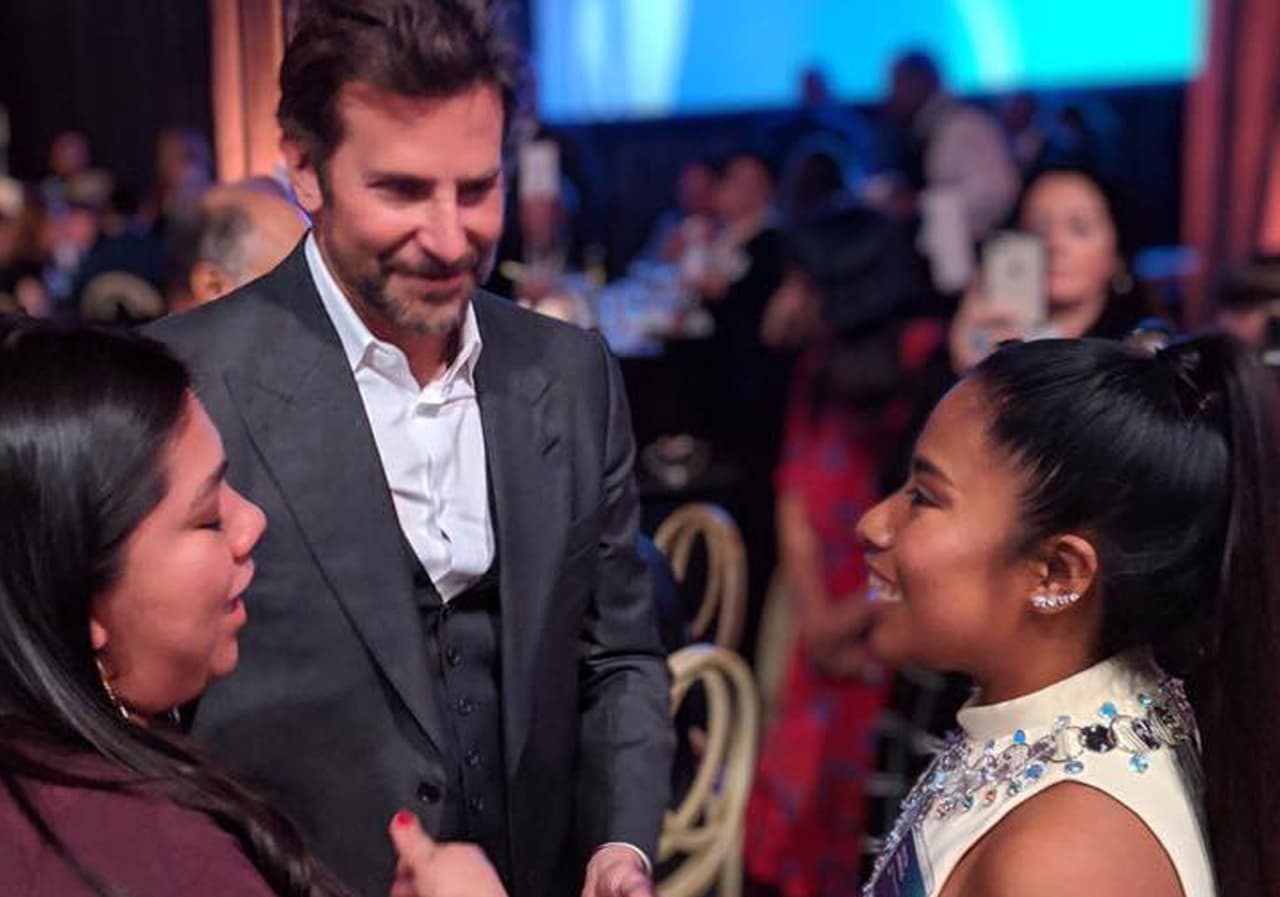 Bradley Cooper es una de las tantas conquistas de Yalitza en Hollywood. A puro talento.