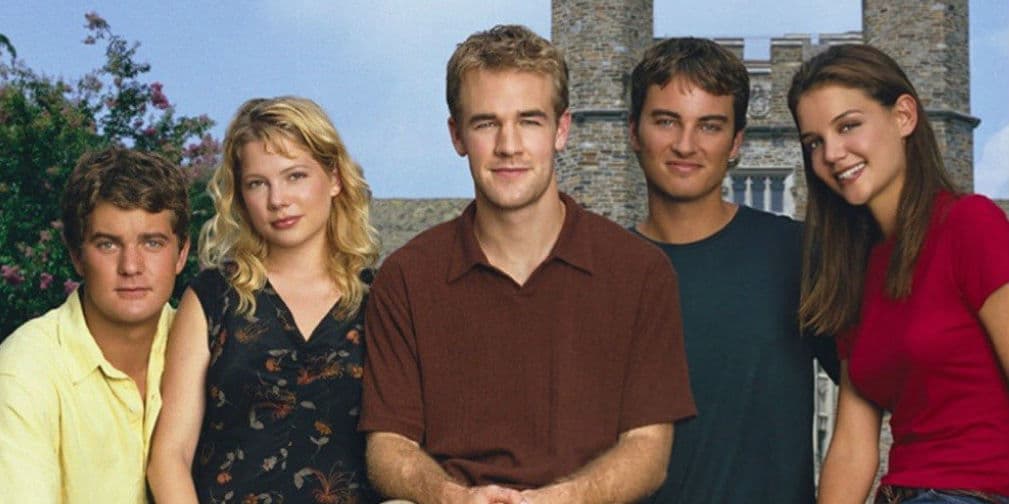 1. Dawsons Creek: Seis temporadas (1998 a 2003). Narra el paso de la adolescencia a la madurez de varios jóvenes en Capeside.