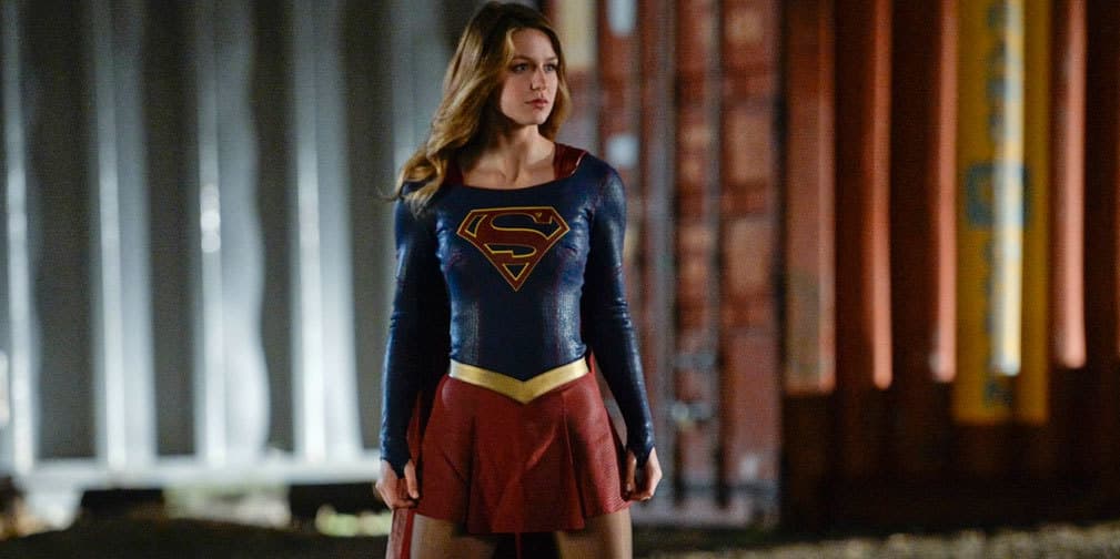 A los trece años de edad, Kara Zor-El es enviada a la Tierra para cuidar a su primo.