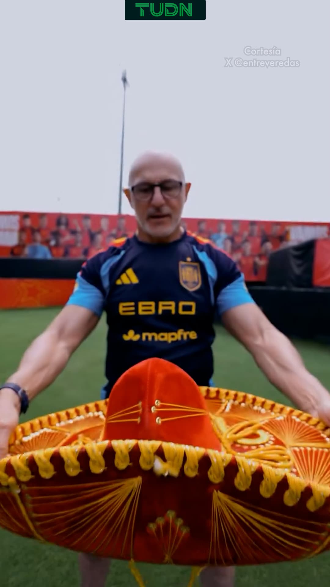 España llega a Guadalajara al ritmo de Coco para el juego ante Uruguay 
