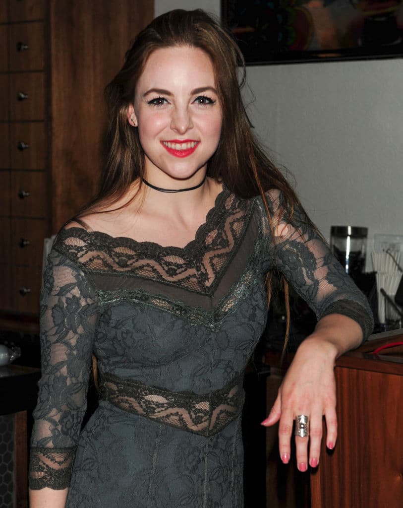 Brittany Curran interpretó a Carly (qué nombre tan curioso), después fue Lucy en 'Men of a Certain Age' (2009-2011), Phoebe Daly en 'Twisted' (2013-2014), Katie Nolan en 'Chicago Fire' (2013-2018) y Fen en 'The Magicians' (2017-2020).