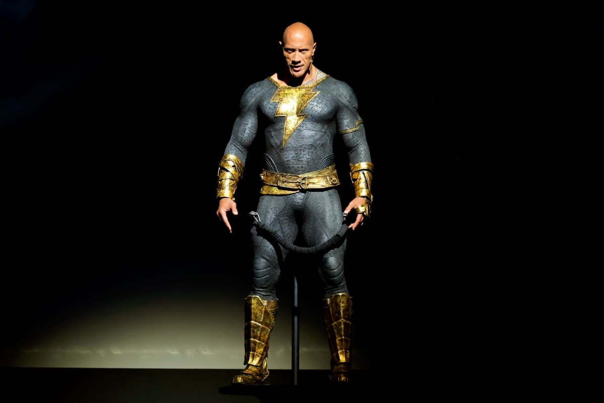 La Roca en el panel de Black Adam de la Comic Con International de San Diego, 2022.
