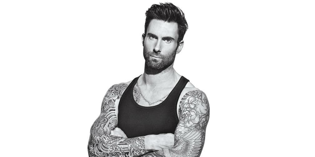 14. Adam Levine: El vocalista de Maroon 5 tiene varios tatuajes por los que apareció en la portada de Inked Magazine.