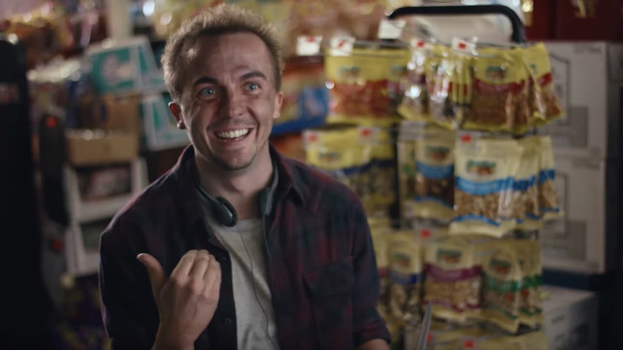 Asco y miedo: Frankie Muniz protagoniza la película de horror 'The Black String'