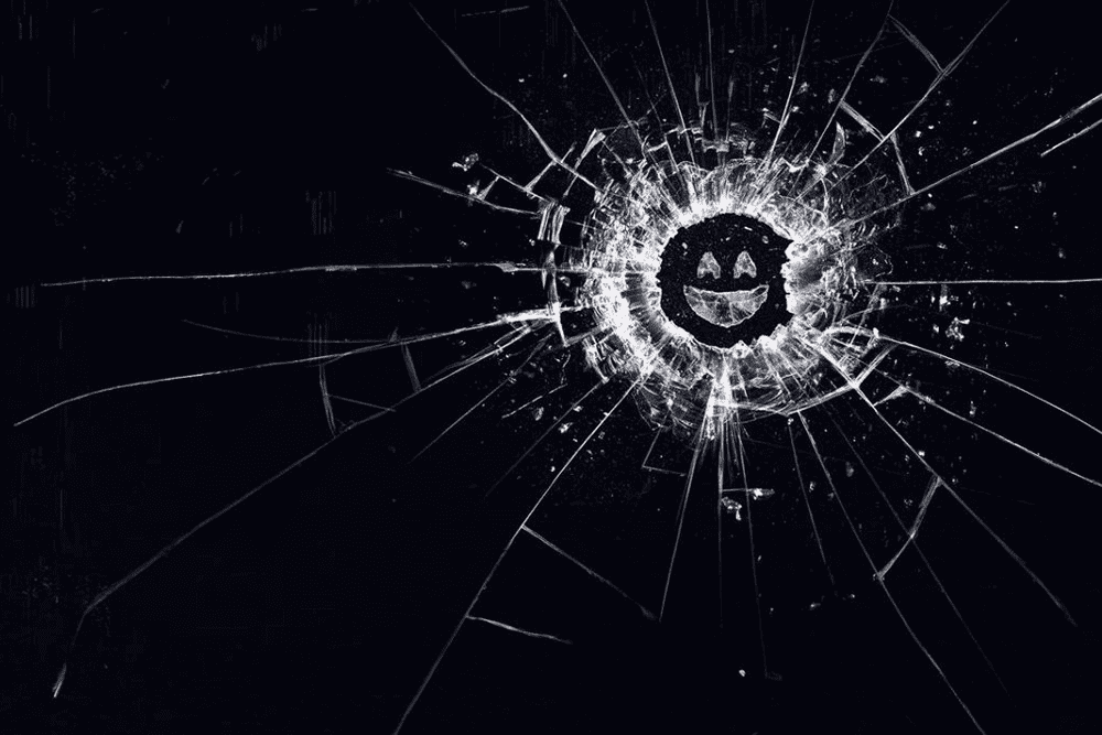 En 2011 comenzó la emisión de Black Mirror, programa televisivo que nos mostraba un futuro caótico gracias a la tecnología. Lo que el mundo no imaginó es que, menos de una década después, diversos detalles se volverían realidad. Lo peor es que ha sido todo junto.
