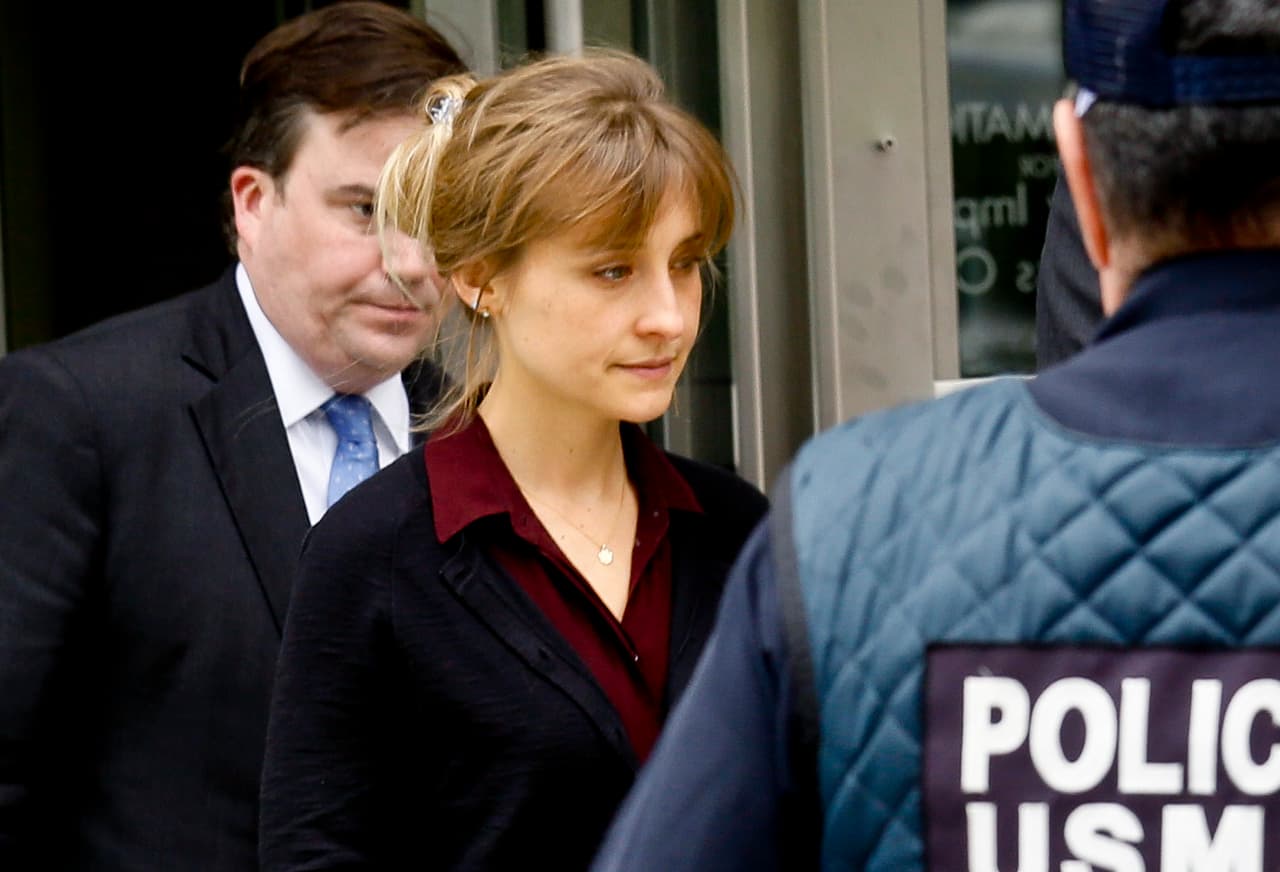 El año pasado, la actriz fue acusada con cargos de manipular mujeres para convertirlas en esclavas sexuales del líder espiritual del grupo NXIVM