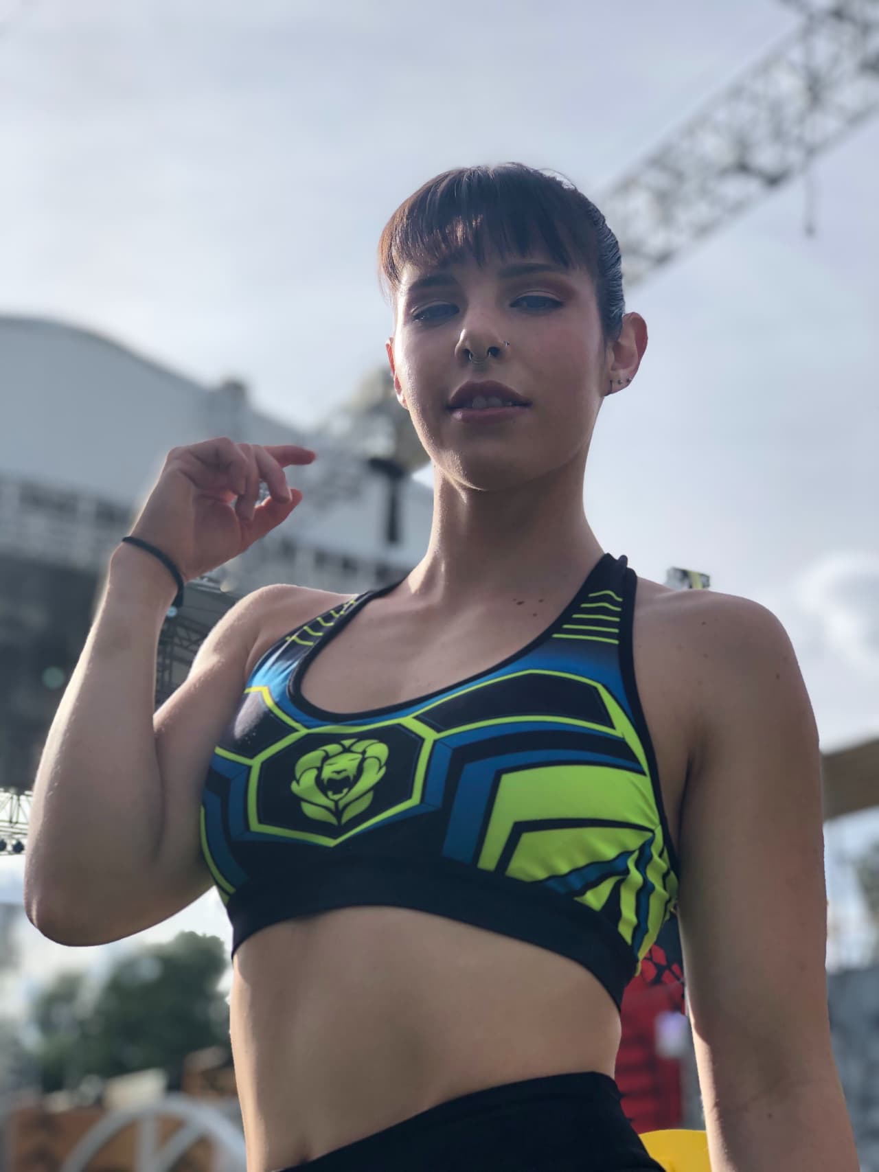 Es parte del equipo 
<b><a href="https://www.televisa.com/canal5/realities/guerreros-2020/equipo-leones-de-guerreros-2020-fortalezas-debilidades-y-fotos">Leones</a> </b>en 
<b><a href="https://www.televisa.com/canal5/realities/guerreros-2020">GUERREROS 2020</a></b>.