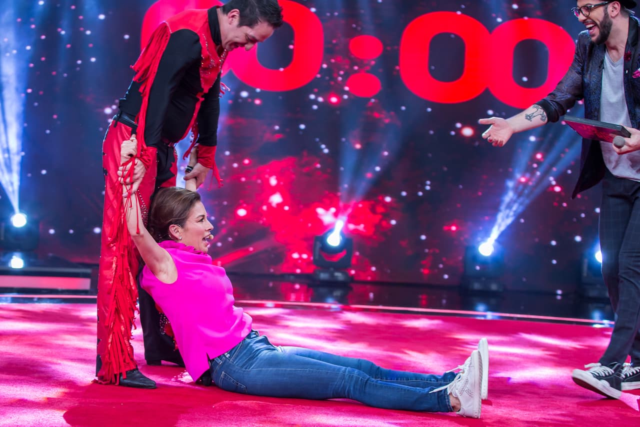 Ingrid Coronado quedó rendida al terminar 'Báilamela Suavecito'
