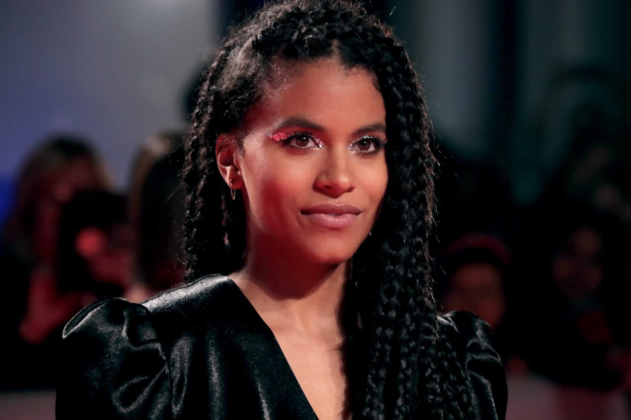 La vimos como "Vanessa 'Van' Keefer" en 'Atlanta', protagonizada por Donald Glover, los dos son pareja en la serie y tienen una hija. Este trabajo le consiguió a Zazie una nominación en la categoría de Mejor actriz de reparto en una comedia en los Primetime Emmy Awards.