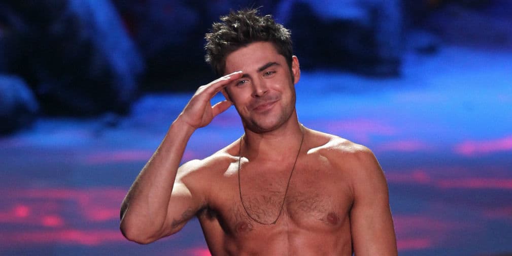 1. Zac Efron: Planea una aventura. Su propósito de Año Nuevo es pasar más tiempo con su familia, individualmente.