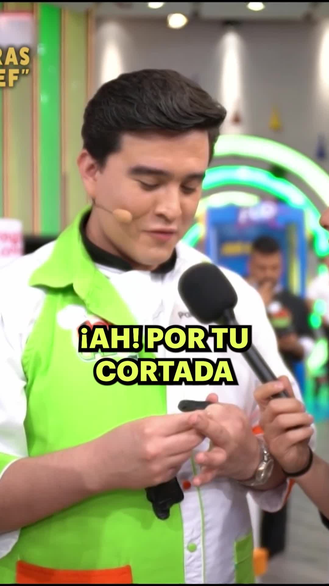 Jorge Anzaldo se atrevió a probar el chile en nogada del Team Marath