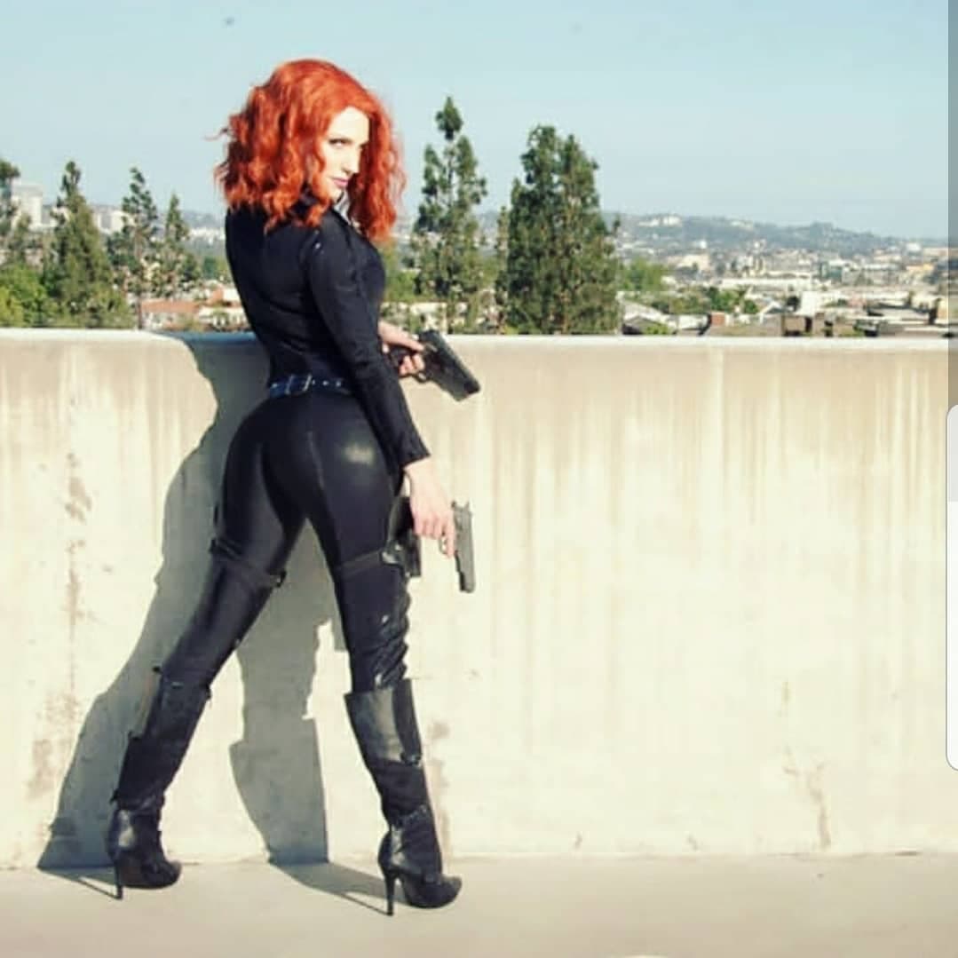 ¡Nos encantó su cosplay de Black Widow!