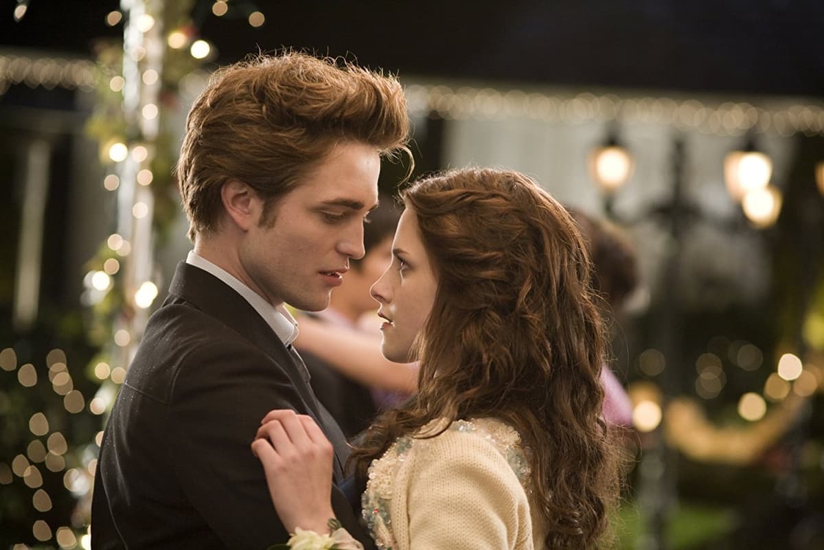 El 17 de noviembre de 2008 se realizó la premier de 'Crepúsculo' en el teatro Mann Village and Bruin, ubicado en Westwood, California. Para recordar el doceavo aniversario de este evento, te presentamos cómo lucían sus protagonistas en la alfombra roja.