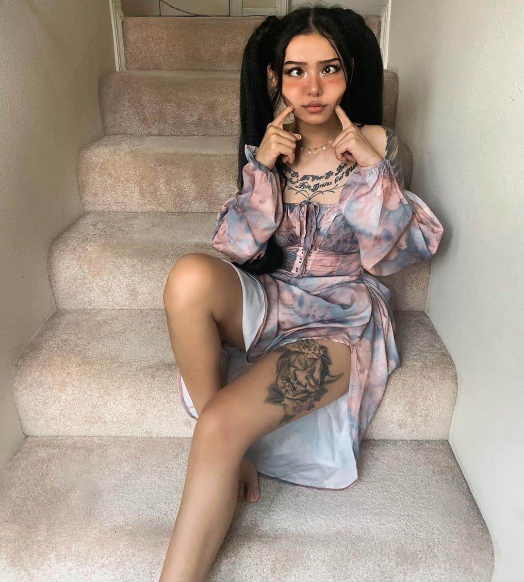 Bella Poarch es la chica de la que todos están hablando en Tik Tok gracias a sus récords.