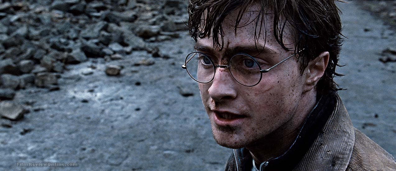 Para el final de la saga, Harry ya se veía como que le urgían unas vacaciones, o por lo menos dormir por unos 3 días seguidos.