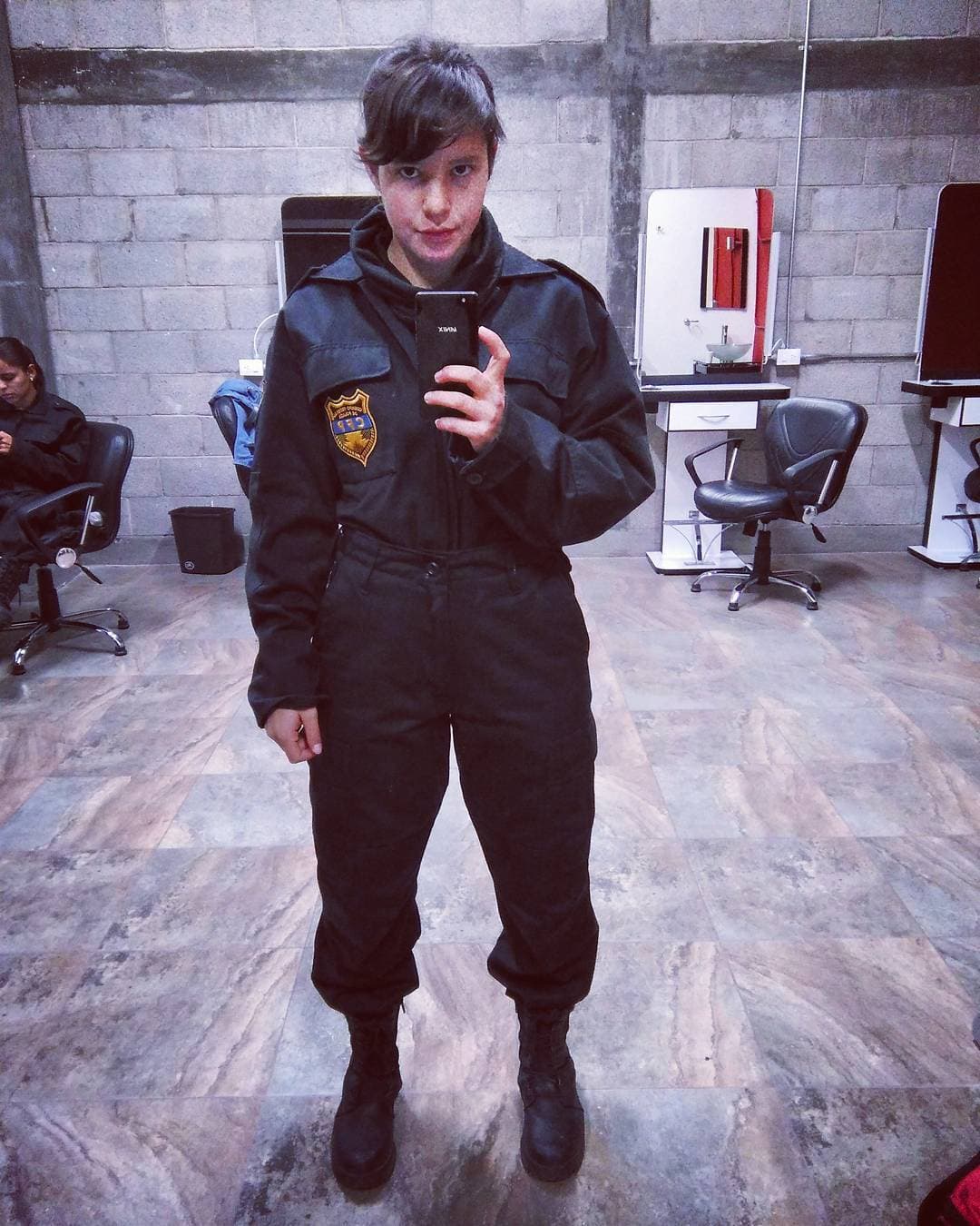 Además de ser atleta profesional de parkour, Ella también es doble de riesgo, por ello tuvo que salir de la competencia el pasado 5 de agosto, ya que tenía una filmación pactada.