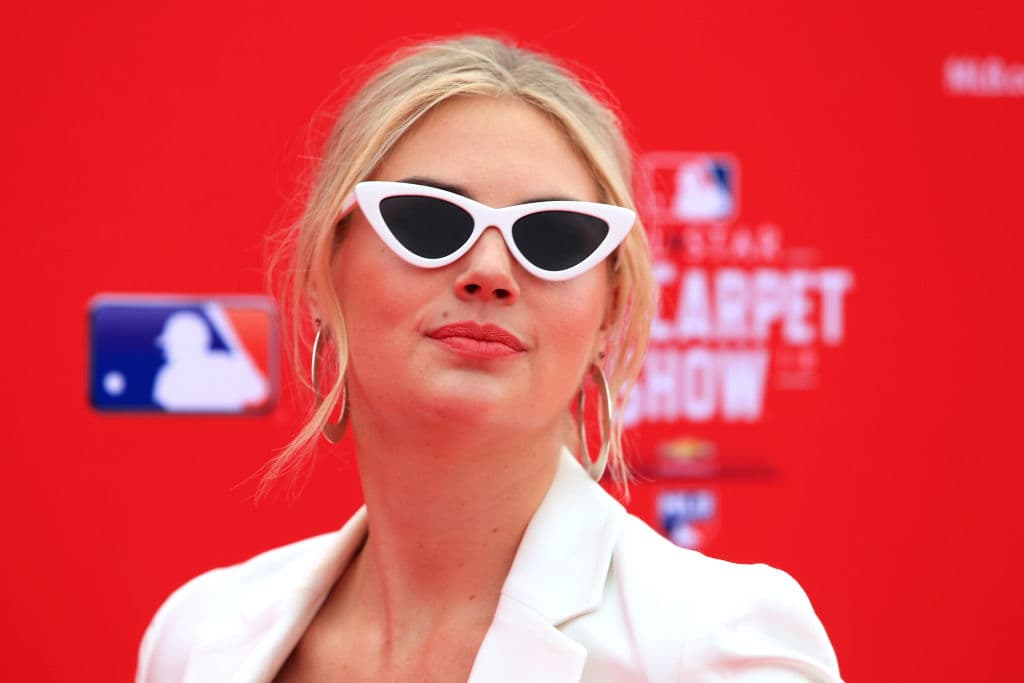Upton comenzó a salir con Justin Verlander, jugador de béisbol de los Detroit Tigers, a principios de 2014, y se comprometieron en 2016. El 4 de noviembre de 2017, la pareja se casó en Toscana, Italia y tienen una hija, Genevieve, nacida el 7 de noviembre de 2018.