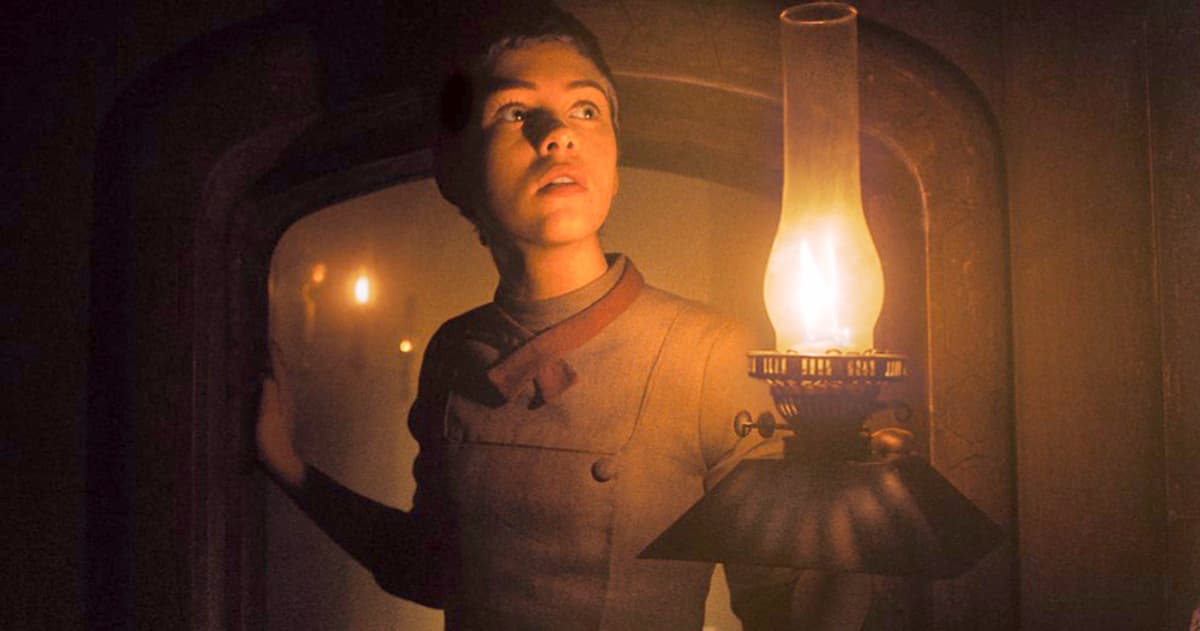 Gretel y Hansel: Sin dejar el tema de la literatura de lado, llega una aproximación más oscura de este relato que se ve realmente terrorífica.