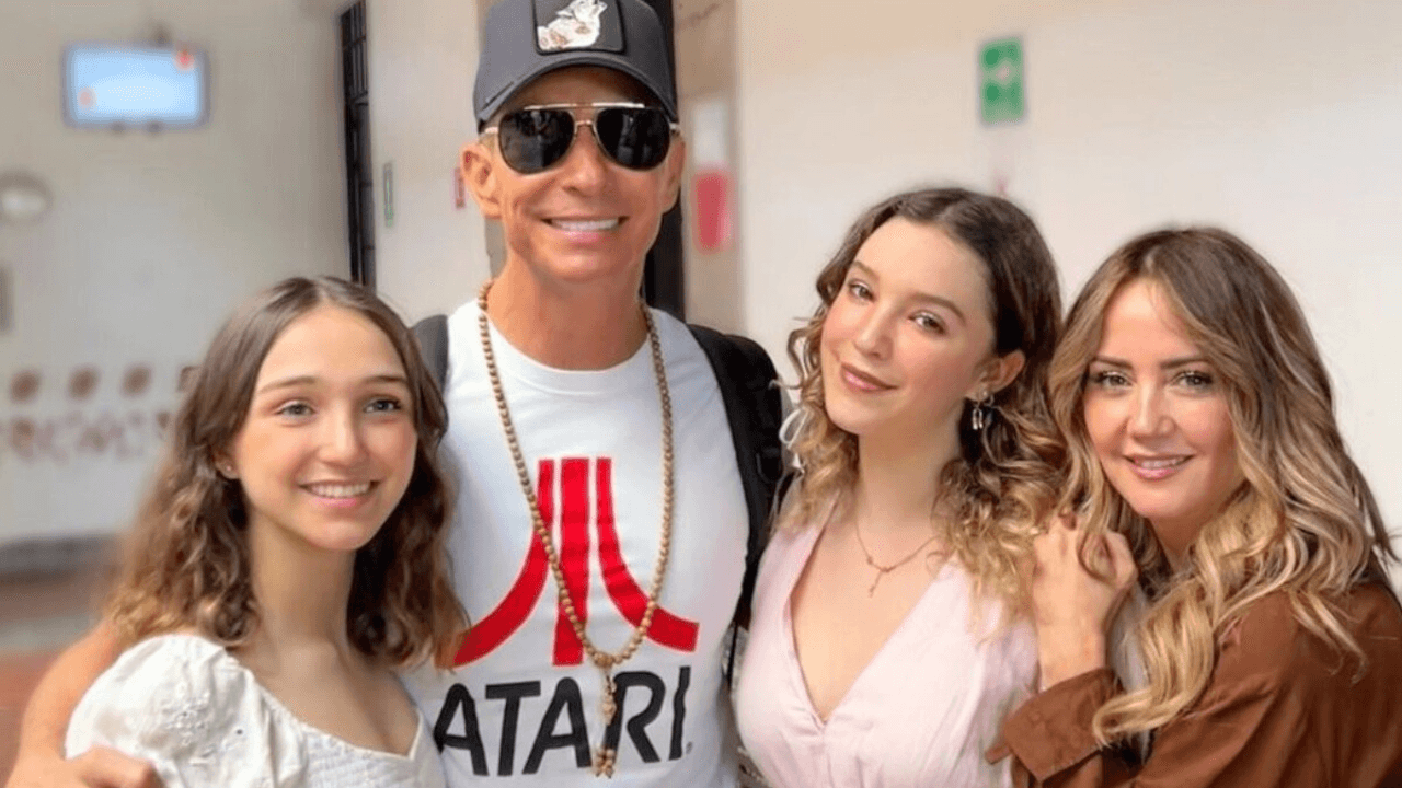 Erik Rubín deja en shock al publicar romántica foto junto a su supuesta novia; así se ven juntos