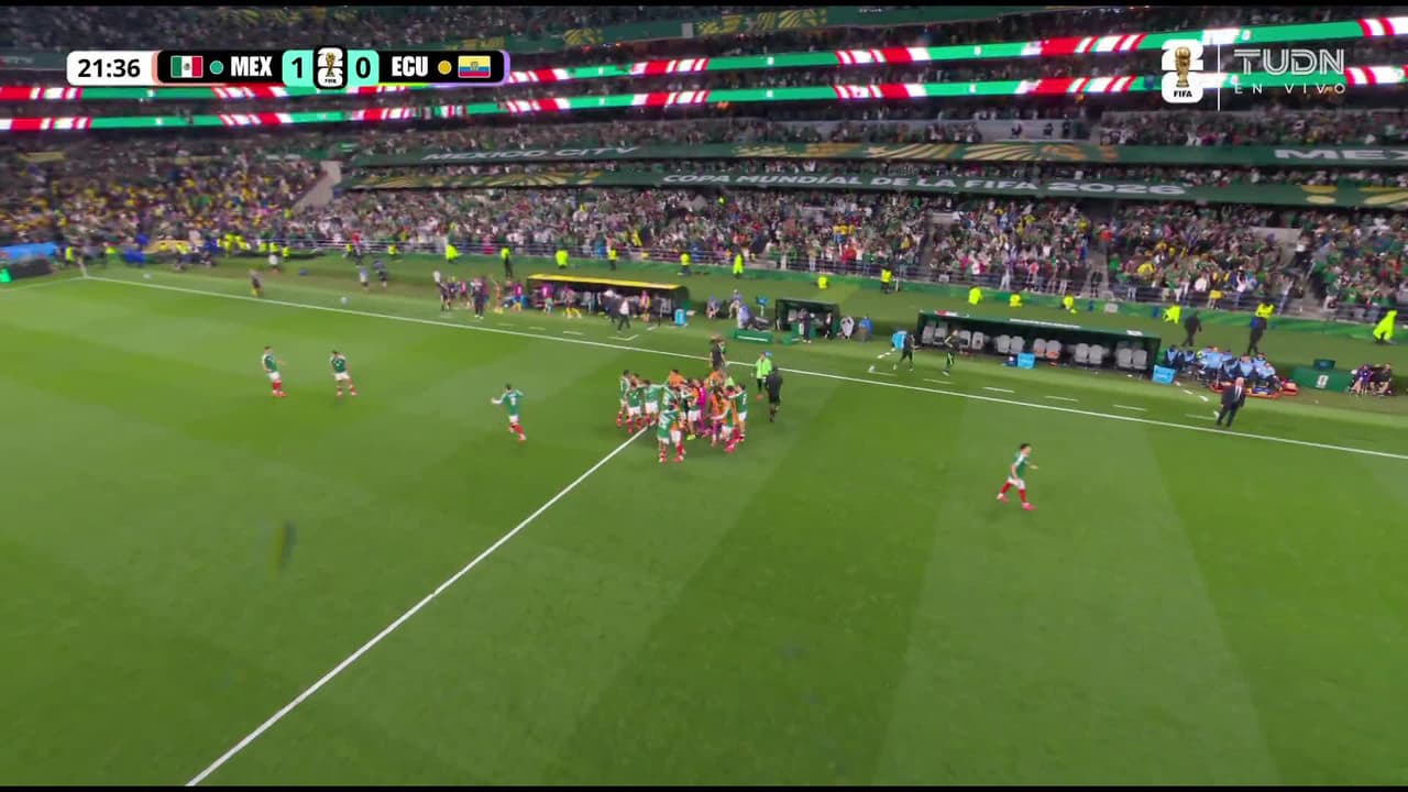 Julián Quiñones hace gritar a todo México con tremendo primer gol