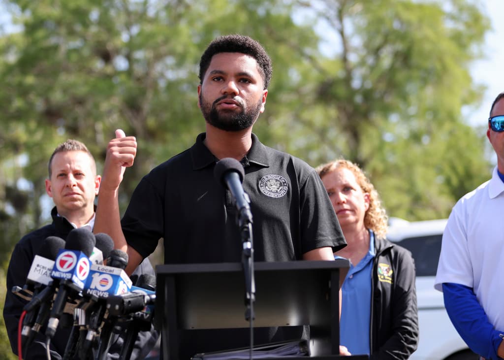 Congresistas de Florida inspeccionan las condiciones de los inmigrantes detenidos en Alcatraz de los Caimanes: ¿qué encontraron?