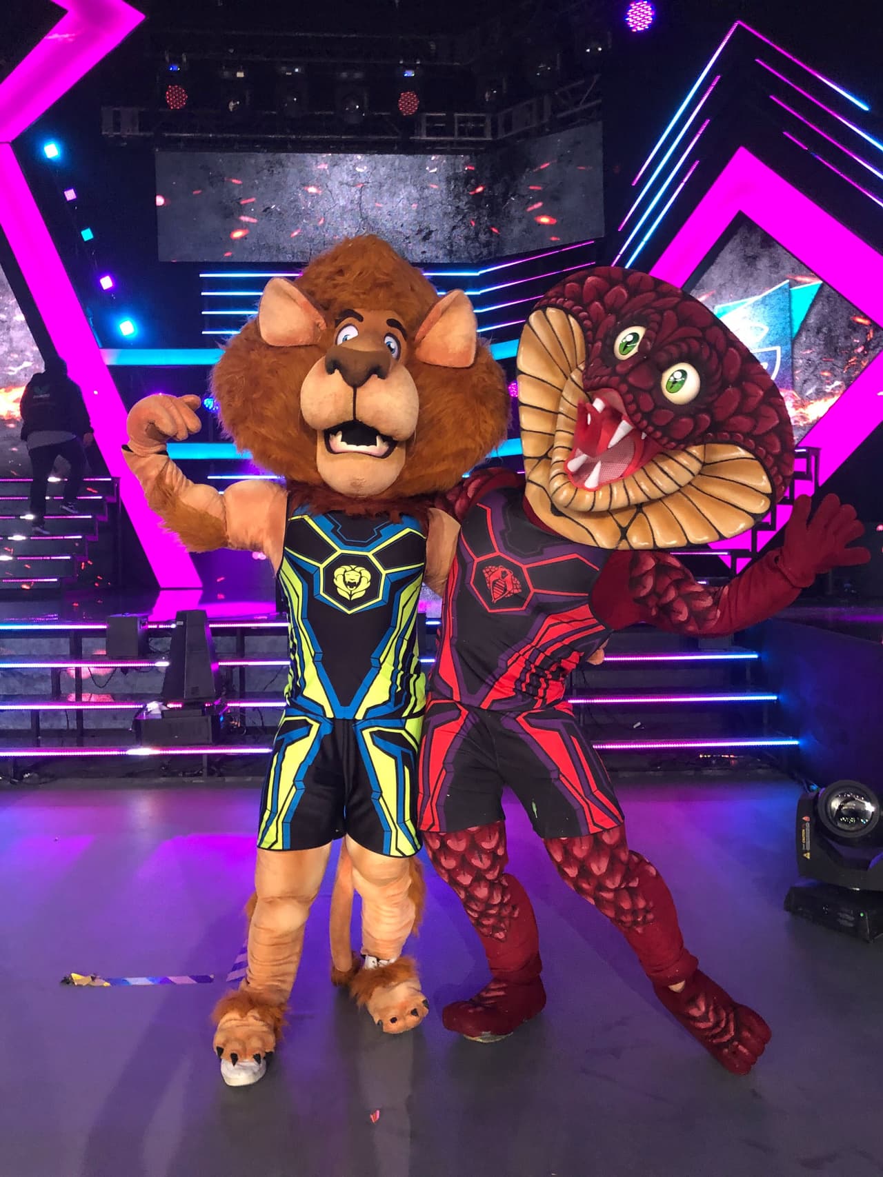 Hubo una votación en el sitio de Guerreros 2020 para determinar el nombre de las dos botargas y el León ahora se llama 'Garras', mientras que la Cobra 'Kai' se llamará.