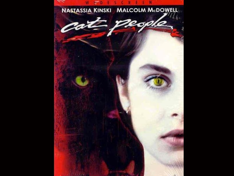 15- Cat People (La marca de la pantera) (1942). Jacques Tourneur usa la cámara y el sonido para crear la presencia de una criatura sobrenatural sin siquiera mostrarla.