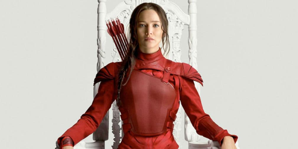 9. Jennifer Lawrence: Una máquina casi la sofoca filmando The Hunger Games: Mockingjay Part 1.