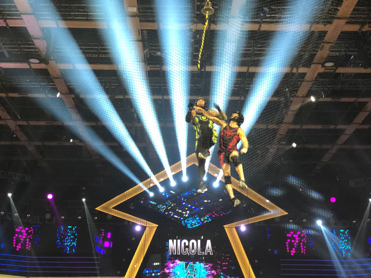 La ‘Red Inclinada’ abrió con Nicola y Jorge, quien ganó. Macky sumó un triunfo más a sus victorias contra Aurélie, aunque la Leona se lastimó el brazo. Sebastián y Brandon terminaron y el segundo hizo sonar la campana. El dado giró para los de Macky y marcaron alcanzaron 2800 puntos.