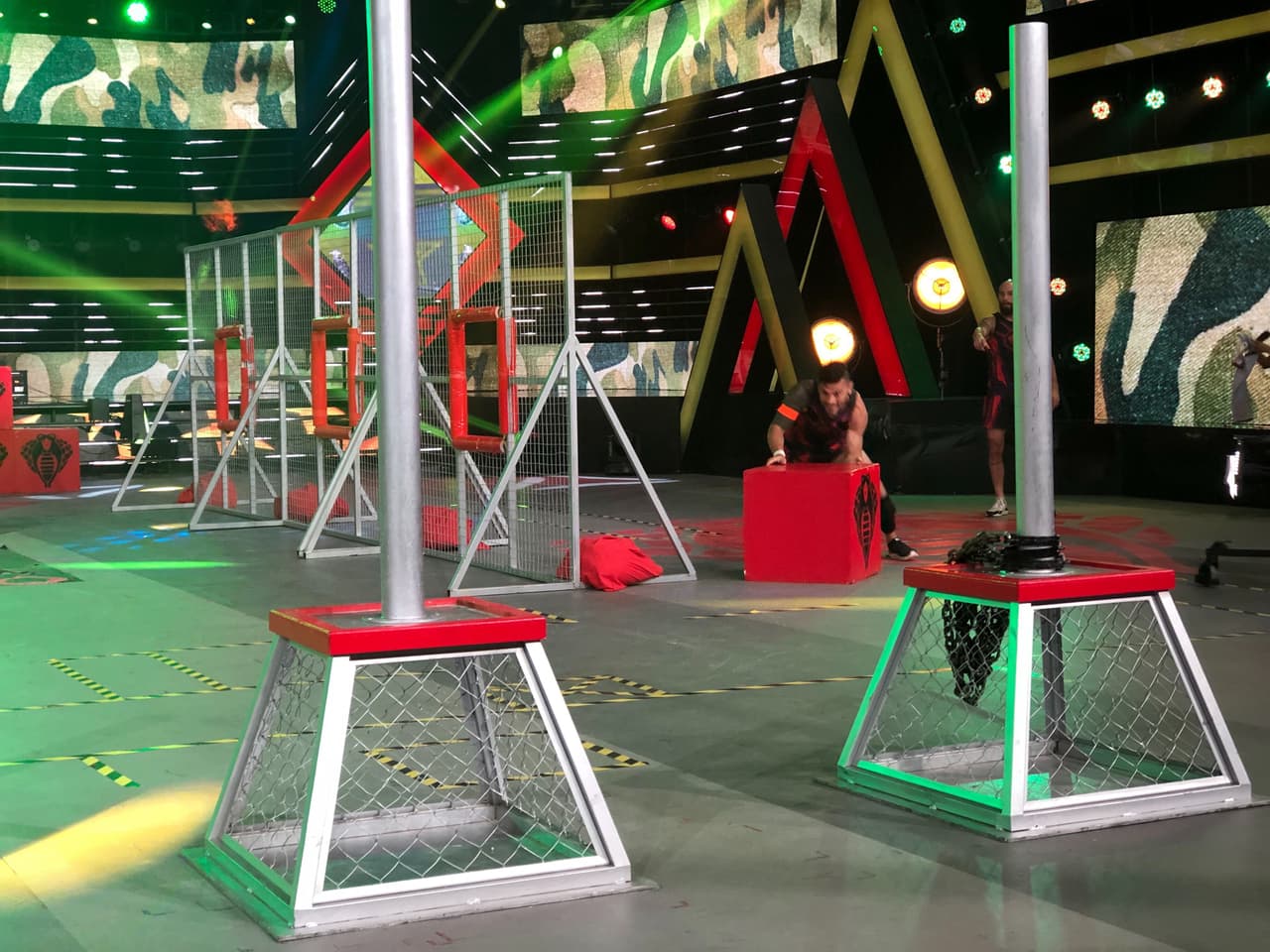 Esta noche se estrenó un nuevo circuito llamado Cubos de Guerra, el cual tuvo que repetir su último round entre Christian y Yann, siendo 'el sina' el ganador.