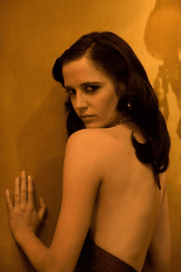 Sin embargo, antes de eso tuvo una importante carrera en teatro y debutó en el cine con Soñadores de Bernardo Bertolucci.