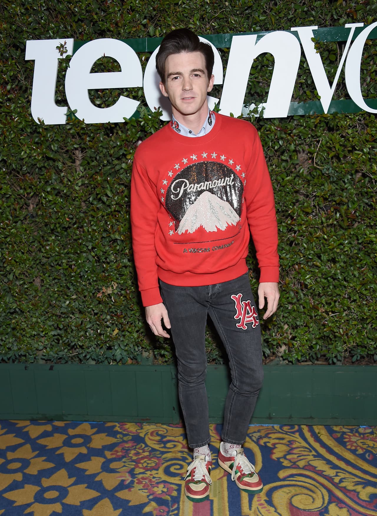 ¿Todo bien en casa? Drake Bell canta la camisa negra en live tras su audiencia