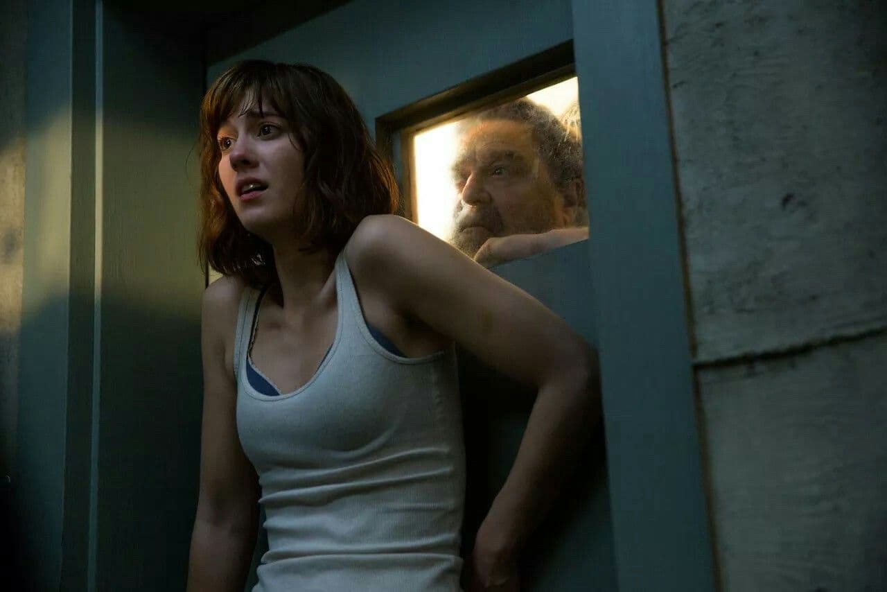 Otra de sus cintas más aclamadas es ‘Avenida Cloverfield 10’, incluso se llevó a casa una estatuilla de los iHorror Awards.