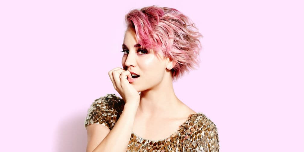 Kaley Cuoco cubre tatuaje 'matrimonial'