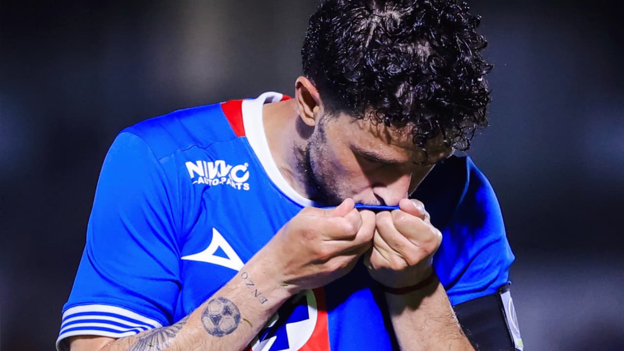 Larcamón buscará su primer trofeo con Cruz Azul
